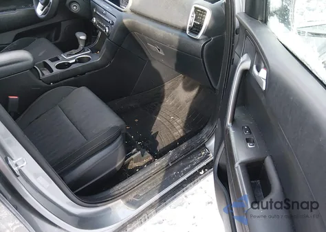 2022 Kia Sportage Lx z USA, uszkodzony, nr VIN KNDPMCAC2N7983839